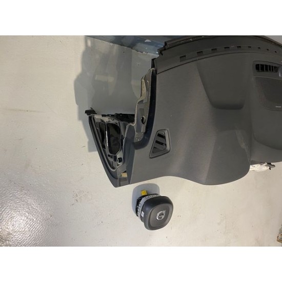 Plansa de bord cu difuzor si 2 airbag-uri VOLVO V60 V60 CC 2019+ 31477469 