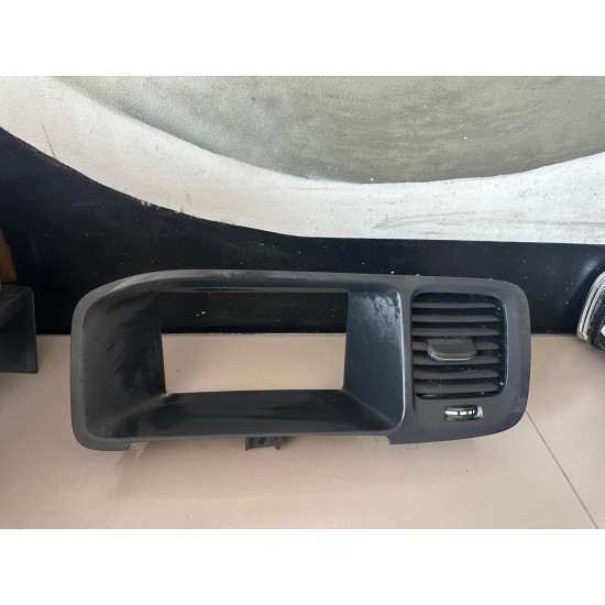 Grila aerisire bord centrala Volvo V60 2011-2018 30791675