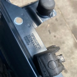Aripa fata stanga Volvo XC60 2008-2017 30762401 31217975