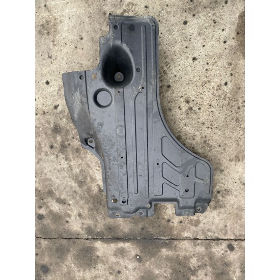 Scut termic stanga VOLVO XC70 XC60 31200364