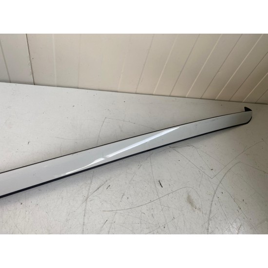 Ornament parbriz stanga Volvo XC60 2009-2017 30784797 39803231