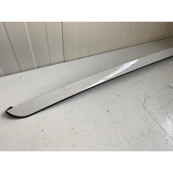 Ornament parbriz dreapta Volvo XC60 2009-2017 30784798 39803246