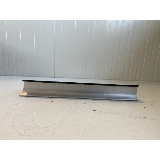 Trim strip passenger side dashboard part VOLVO XC40 2018 31477790