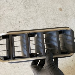 Grila ventilatie VOLVO XC40 XC60 31449325  Grila ventilatie VOLVO XC40 XC60 31449325