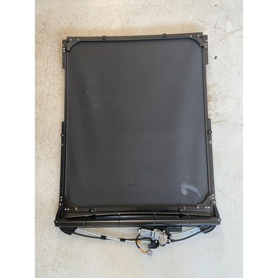 Perdeluta trapa VOLVO V40 R-DESIGN 32239411