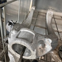 Left suspension strut fork Volvo XC60 31360635