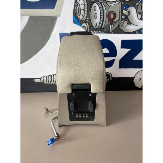 Armrest with DVD Volvo XC90 2006 39879532