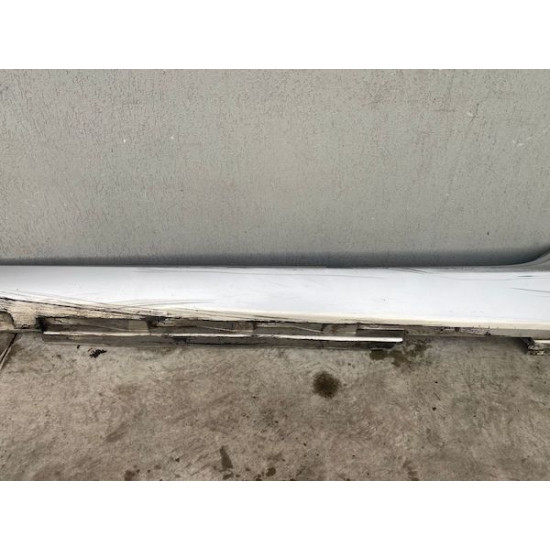 Side skirt left VOLVO V40 2012-2018 31395042