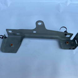 FRONT RIGHT DRIVER SIDE WING FENDER BRACKET MOUNT VOLVO XC40 2018+ 32277558