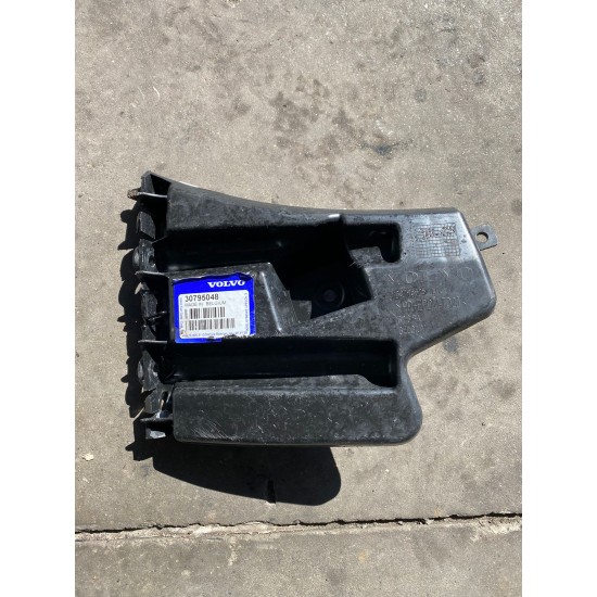 Front Fender Bracket Volvo S60 V60 2010-2013 30796625 30795048 Front Fender Bracket Volvo S60 V60 2010-2013 30796625 30795048