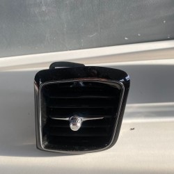 Ornament grila aer bord stanga VOLVO XC60 2018+ 31417691 31477272