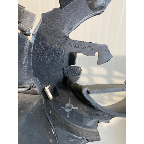 Front bumper grille VOLVO XC60 2014-2017 31333832 31333836 31386518 31386519 31383751