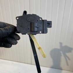 Heater regulator motor VOLVO XC60 V60 S60 V70 S80 XC70 V60CC 22092016 MAHLE K9749007 31497549