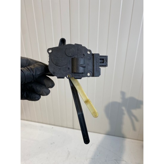 Heater regulator motor VOLVO XC60 V60 S60 V70 S80 XC70 V60CC 22092016 MAHLE K9749007 31497549