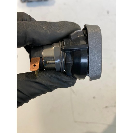 Bricheta portbagaj spate VOLVO XC60 2009-2017 31324708