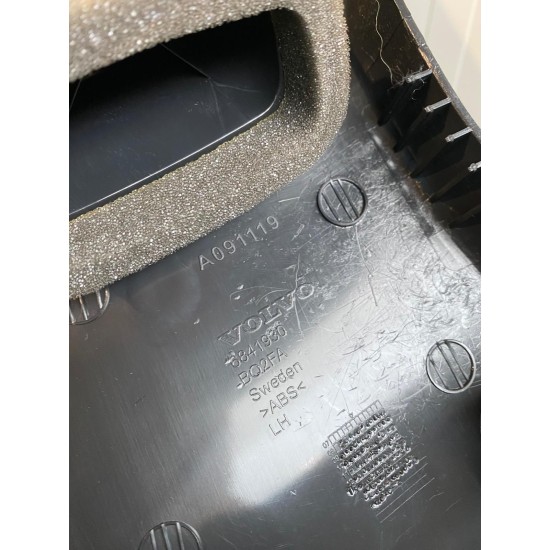 Panel lower left B-pillar VOLVO XC60 39818025 6841930