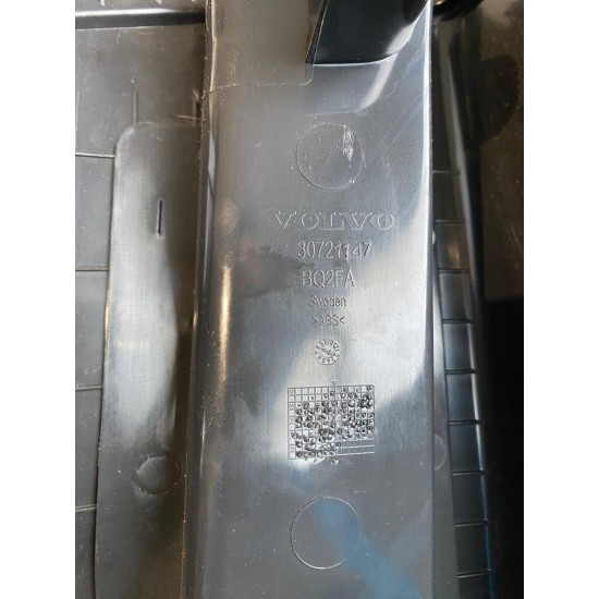 Panel lower left B-pillar VOLVO XC60 39818025 6841930