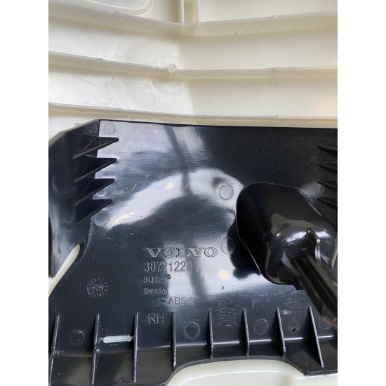Right Side B-Pillar Trim Panel Upper VOLVO XC60 30721220 31354099