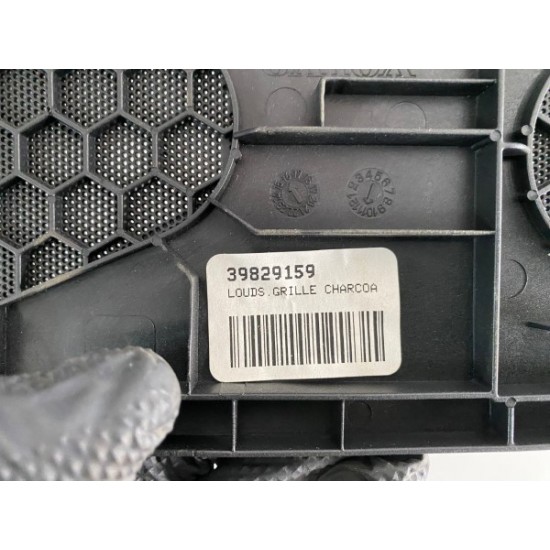 Grila bord VOLVO XC90 2016-2023 39829124 39829159 31363664 Grila bord VOLVO XC90 2016-2023 39829124 39829159 31363664