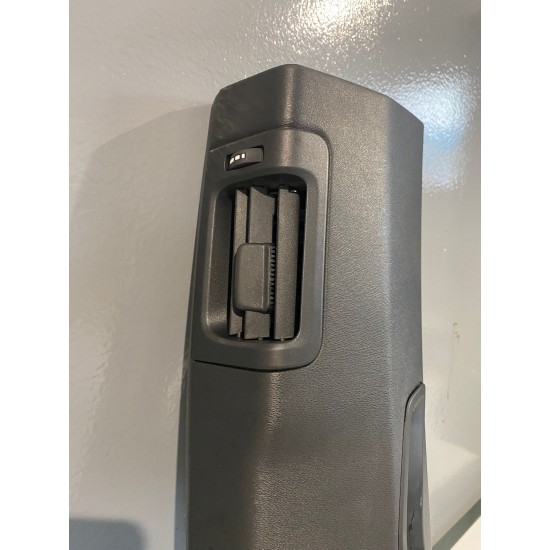 Ornament interior dreapta centura mijloc B-pillar VOLVO XC60 30721220 39805193