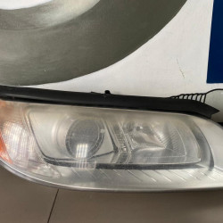 Right headlight xenon Volvo V70 XC70 S80 31214348