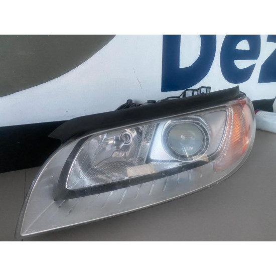 Left headlight xenon Volvo V70 S80 XC70 31214347