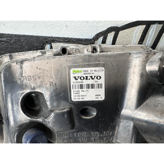 Proiector dreapta fata Volvo S60 V60 2014-2018 31353290