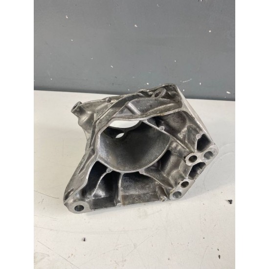 Catalytic Converter Bracket VOLVO XC60 2018-2023 32325434 Catalytic Converter Bracket VOLVO XC60 2018-2023 32325434