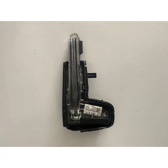 Semnalizare oglinda dreapta Volvo S90 V90 XC90 XC60 2014-2017 Facelift 31385686 31424799 Semnalizare oglinda dreapta Volvo S90 V90 XC90 XC60 2014-2017 Facelift 31385686 31424799