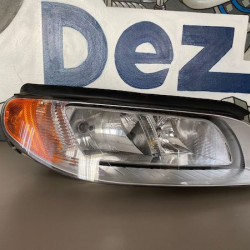 Right Headlight Volvo S80 V70 XC70 31214354