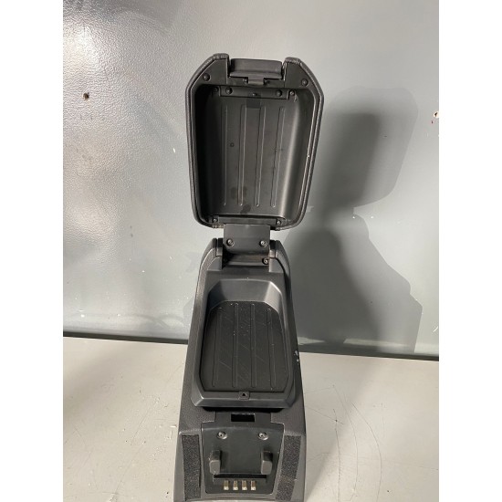 Tunnel console arm rest cool box VOLVO XC90 2003-2014 39852073 Tunnel console arm rest cool box VOLVO XC90 2003-2014 39852073