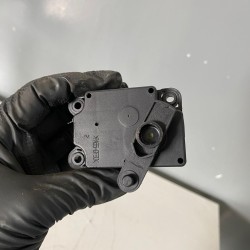 Climate control module Volvo XC90 XC70 S80 V70 S60R 30676510 8623355
