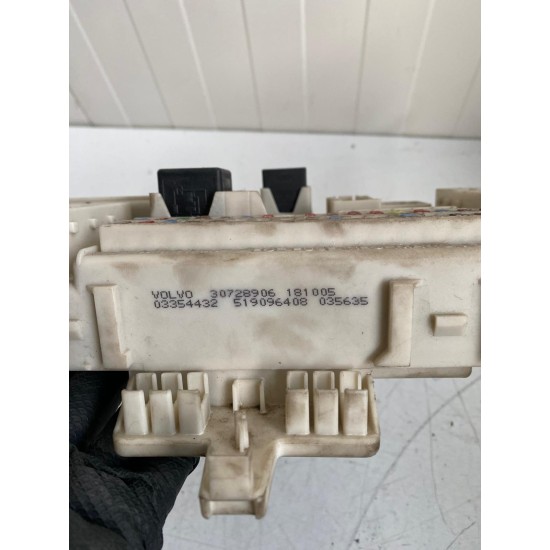 Fuse box CEM Volvo S40 V50 C30 C70 30728906