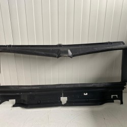 Air guide radiator grille VOLVO S90 V90 2016-2024 31383213