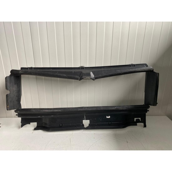 Air guide radiator grille VOLVO S90 V90 2016-2024 31383213