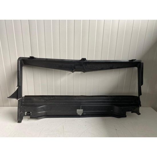 Air guide radiator grille VOLVO S90 V90 2016-2024 31383213