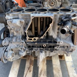 Engine block VOLVO XC70 2012 D5244T15 36001935