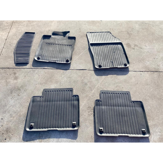 Set interior mats Volvo V90 32357405, 32357400