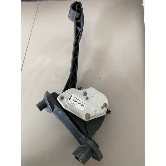 Accelerator pedal Volvo S60 S80 V70 XC70 2001-2009 30666660