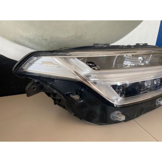 Far dreapta MID LED RHD VOLVO XC90 2019+ 32228305