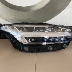 Far dreapta MID LED RHD VOLVO XC90 2019+ 32228305