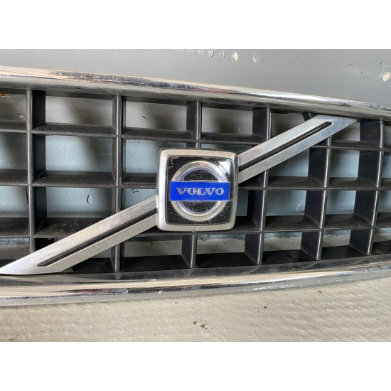Front bumper grille Volvo S60 2004-2007 08693331 Front bumper grille Volvo S60 2004-2007 08693331