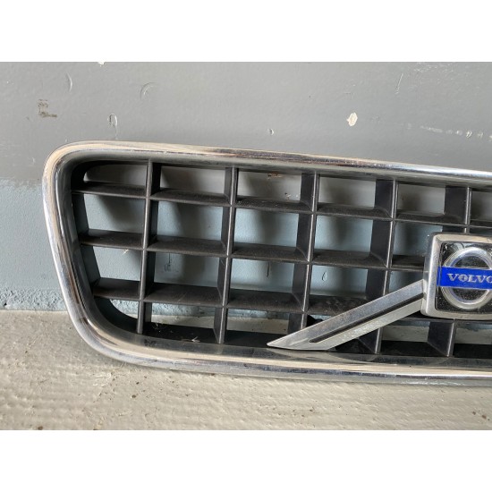 Front bumper grille Volvo S60 2004-2007 08693331 Front bumper grille Volvo S60 2004-2007 08693331