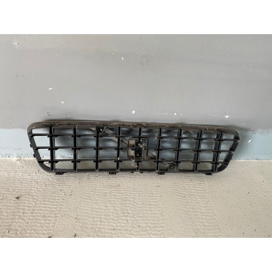 Front bumper grille Volvo S60 2004-2007 08693331 Front bumper grille Volvo S60 2004-2007 08693331
