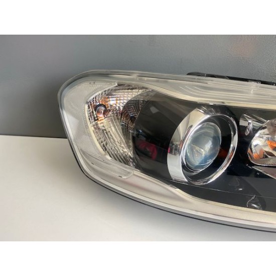 Right xenon headlight 7 pins Volvo XC60 2014-2017 31395897