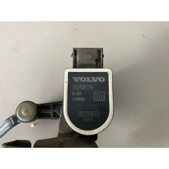 Cantar xenon VOLVO V40 2012-2019 31258179