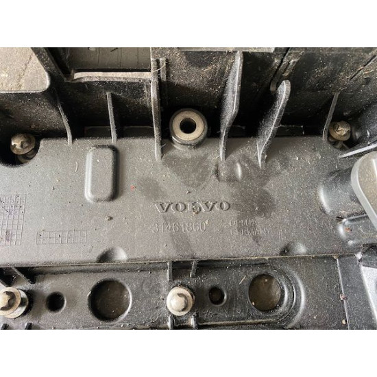 Valve cover 2.0 diesel 4 cylinders Volvo V40 2012+ 31461860