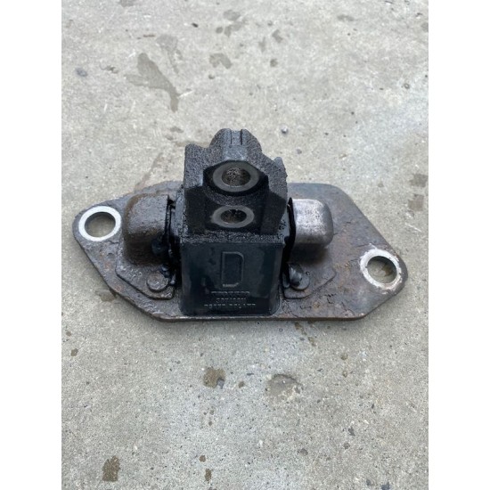 Tampon motor dreapta Volvo XC90 V70 S60 30748811