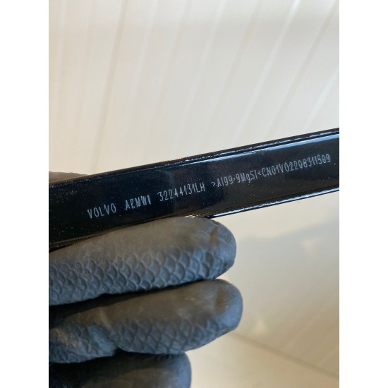 Trim moulding left q-glass R-DESIGN VOLVO XC60 2018-2023 32244131