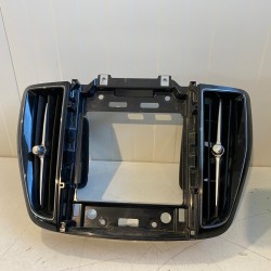 Central dashboard grille VOLVO XC60 2018+ 31417738 31477274 31477275 31417742 31417744